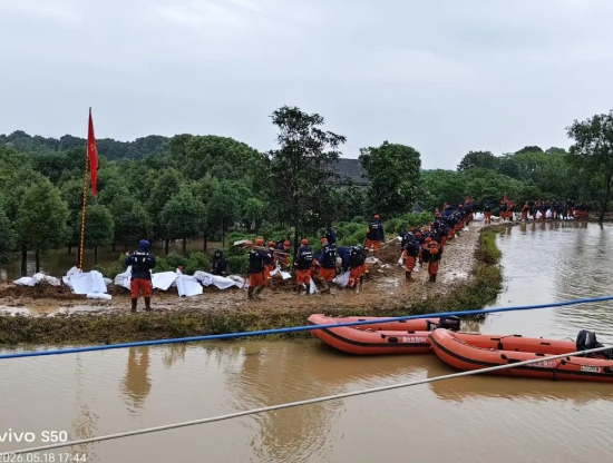 闻汛而动 众志成城丨瑞洪公司全力鏖战漳河灌区二干渠特大暴雨险情